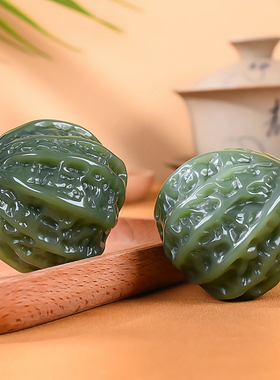 天然新疆和田玉核桃手把件