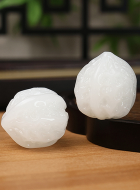 天然新疆和田玉白玉核桃手