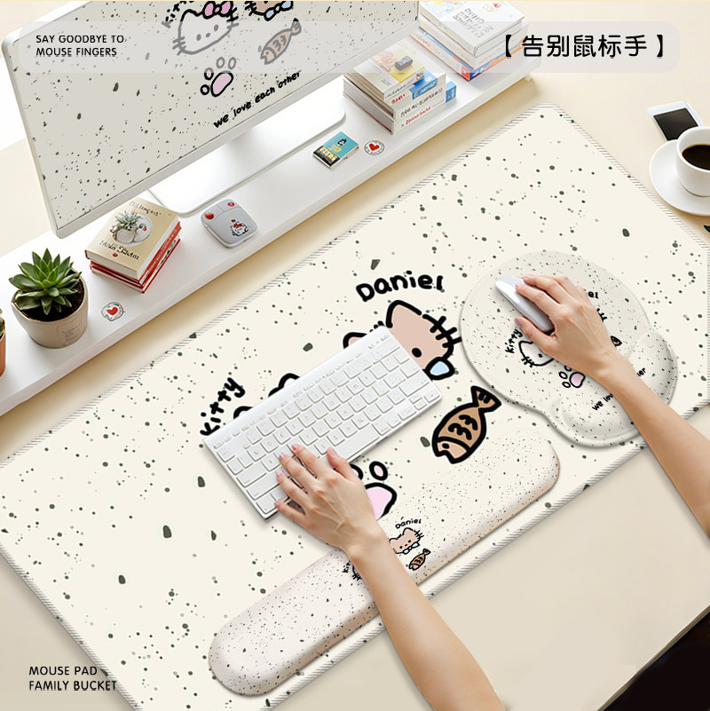 卡通凯蒂猫超大鼠标垫整套办公神器—可爱硅胶护腕垫键盘手托桌垫,淘宝优惠券,粉丝福利购,淘宝优惠卷