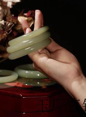 和田玉青白玉手镯茶晴色湖水绿晴水玉镯子深绿旺夫圆条玉手镯证书