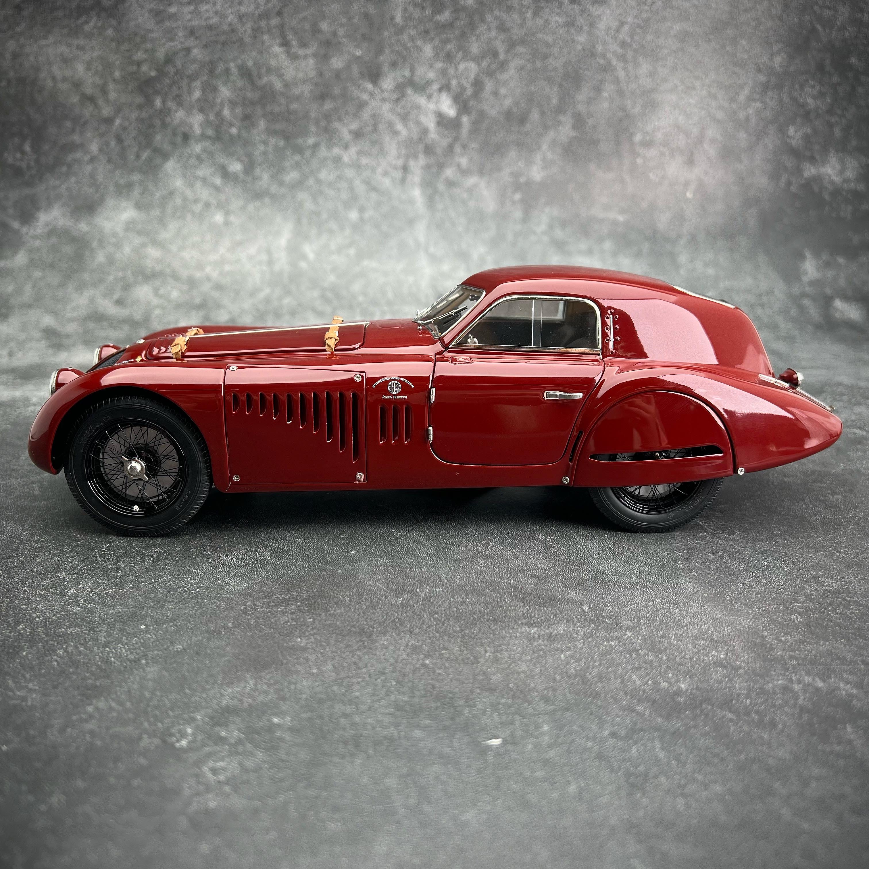 沙沙汽车模型CMC1:18阿尔法罗密欧ALFA ROMEO 8C汽车模型收藏摆件 - 图1