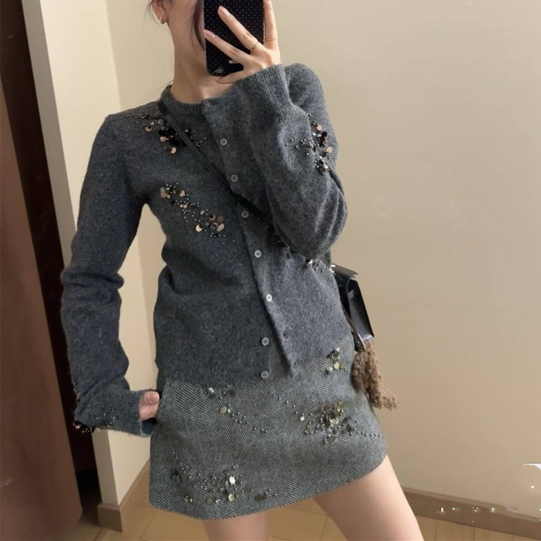 【现货】Rouje Life小众手工钉珠修身显瘦气质高级感圆领针织开衫,淘宝优惠券,粉丝福利购,淘宝优惠卷