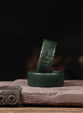 新疆和田玉青玉籽料戒指玉戒指