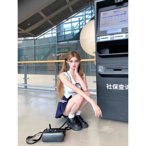 夏季新款学院风修身辣妹无袖针织显瘦上衣蓝色百褶短裙减龄两件套 - 图0