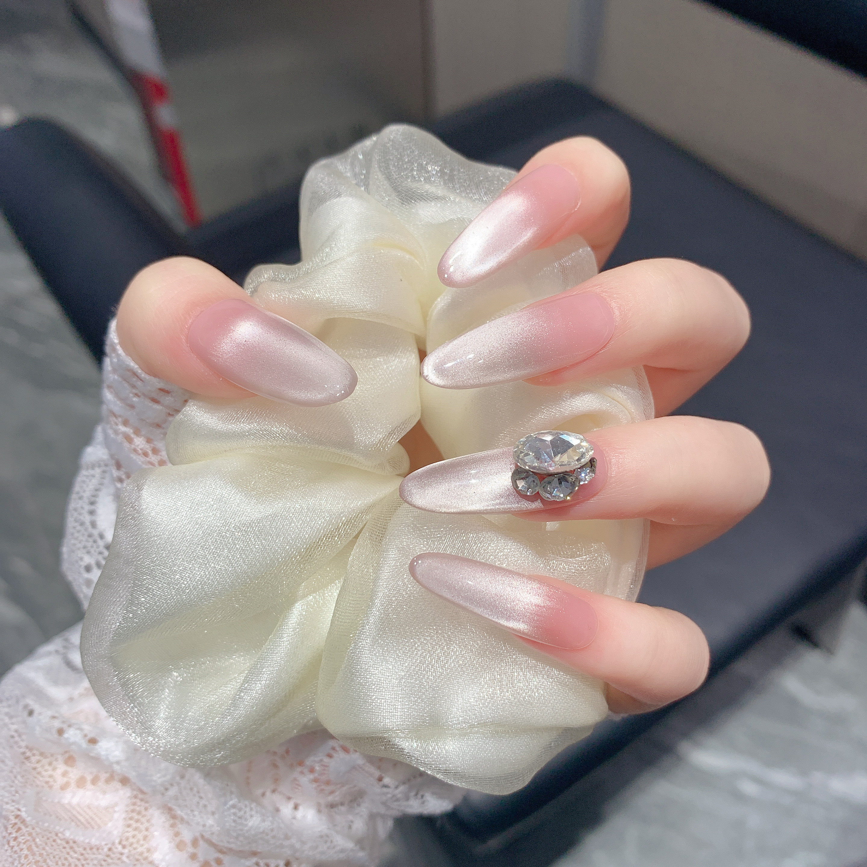 纯手工穿戴甲中长款裸色渐变猫眼显白美甲2025年新款高级感短甲片,淘宝优惠券,粉丝福利购,淘宝优惠卷