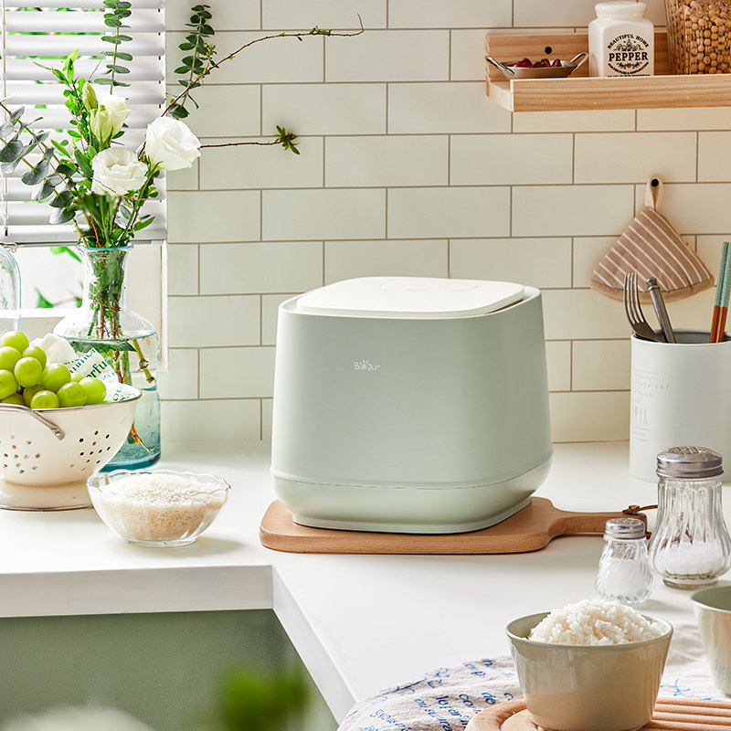 小熊装米桶家用防虫防潮密封桶米缸面粉储存罐米箱杂粮大米收纳盒