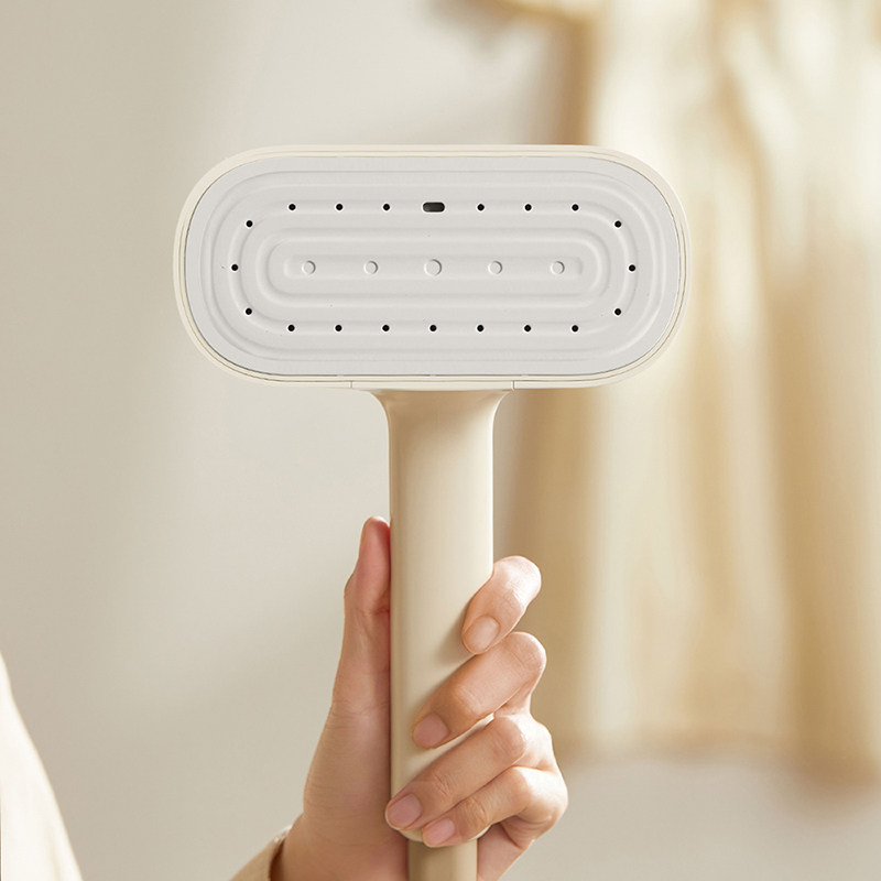  小熊电器挂烫机