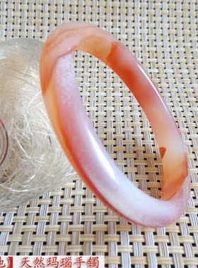 雪花象形一层白色玛瑙手镯