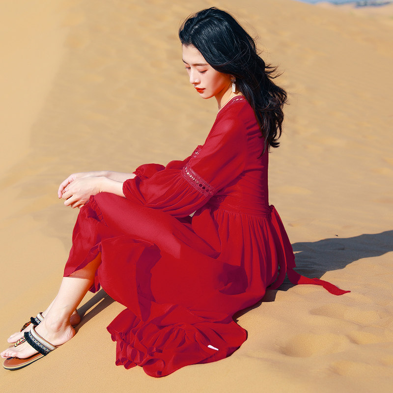 红色连衣裙拍照民族风沙漠沙滩裙 爱情巴士连衣裙