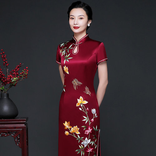 2026新款真丝刺绣复古旗袍裙喜婆婆妈妈婚宴礼服高端长款气质旗袍 - 图2