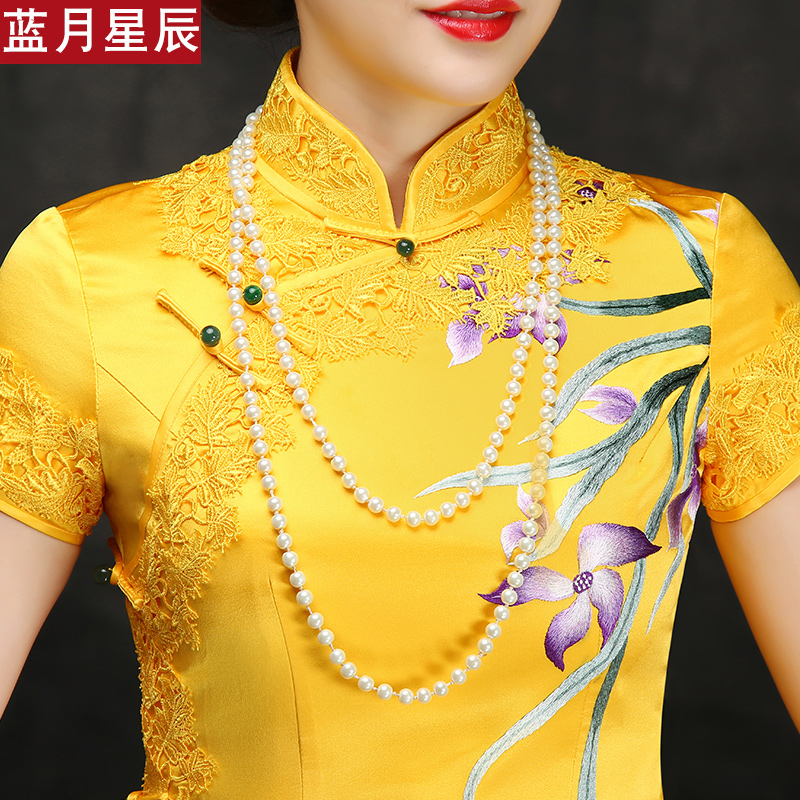 Silk retro long cheongsam, wedding dress Silk retro long cheongsam, wedding dress