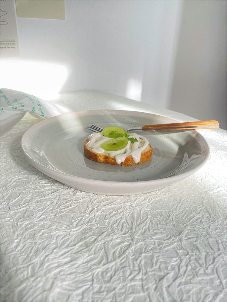 【潮汐设计奶绿色餐盘】日式ins陶瓷西餐盘意面盘早餐盘菜盘瑕疵 - 图2