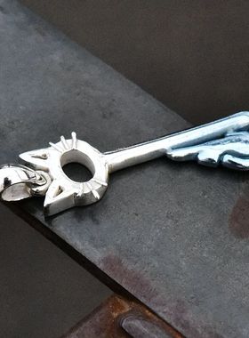 GV渐变电镀蓝双面小猫咪钥匙造型泰银吊坠925纯银女士小众款挂件