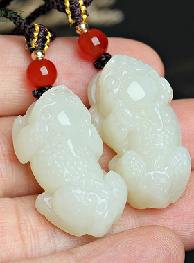 和田玉貔貅吊坠情侣款玉石饰品
