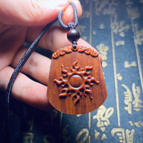 小叶紫檀红木火焰太阳神挂件男女项链红木雕吊坠五行补火钥匙扣 - 图2