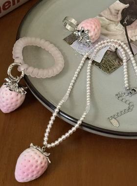 渐变粉草莓吊坠项链戒指发绳小众甜美可爱百搭可调节食指戒锁骨链