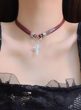 复古辣妹风十字架吊坠项链