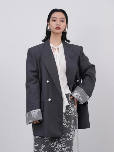 W西装外套女2025秋季新款廓形时尚蕾丝拼接法式翻领西服外套女 - 图0