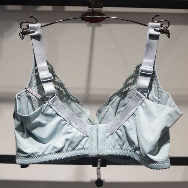 Deep V breast-reducing soft underwire sexy lace bra