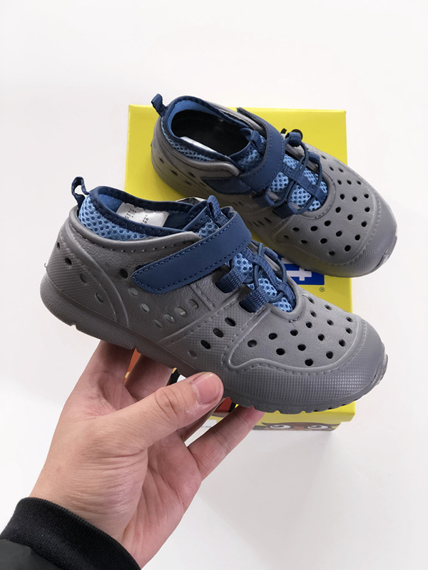 外贸尾货夏季男女童凉鞋轻便透气儿童鞋洞洞鞋防滑速干包头沙滩鞋