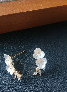 甜美小众银针贝壳花小耳钉