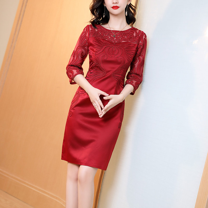 酒红蕾丝2023春秋新款高端喜连衣裙 jinkaix连衣裙