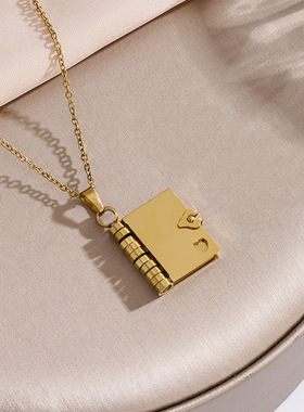 跨境热卖钛钢女生情书项链可打开书本吊坠情侣新款个性气质锁骨链