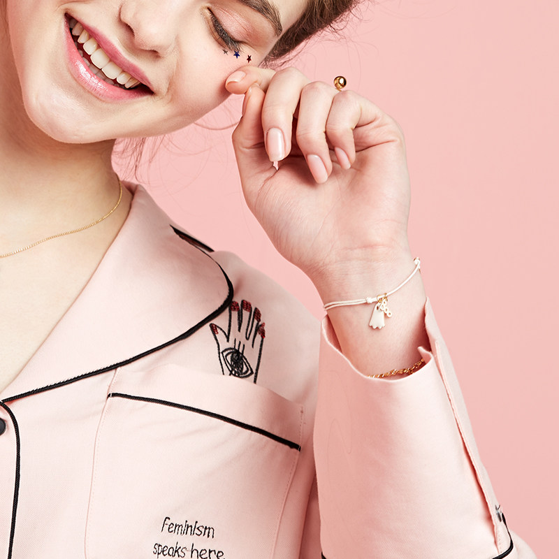 巴黎Titlee少女小精灵红绳小众设计冷淡风手链女友情人节礼物。