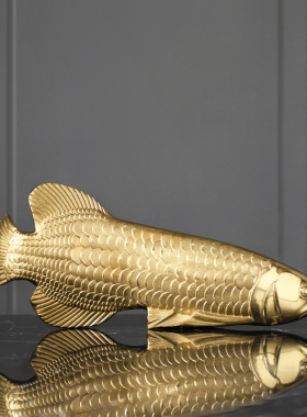 金龙鱼时尚黄铜艺术风桌面装饰