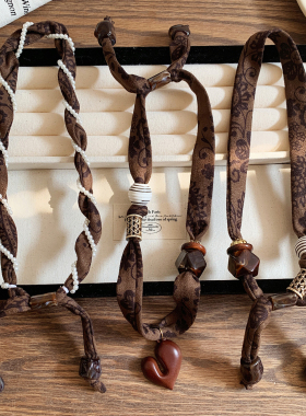 秋冬live~丝绒腰果花丝巾项链