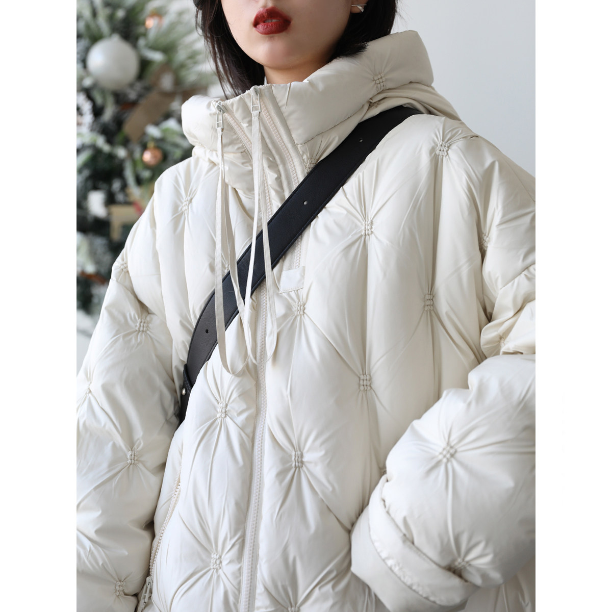 【一方服饰】白色宽松连帽菱格90白鸭绒羽绒服女冬季加厚保暖外套,淘宝优惠券,粉丝福利购,淘宝优惠卷