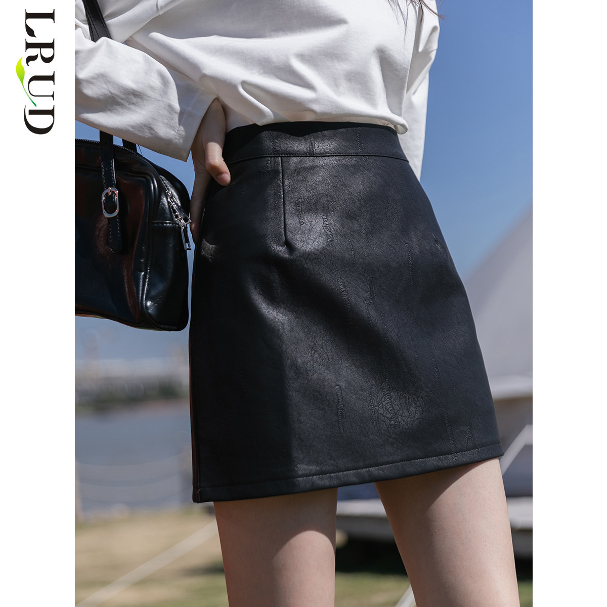 lrud女春装2022年新款学生包臀裙子 lrud半身裙