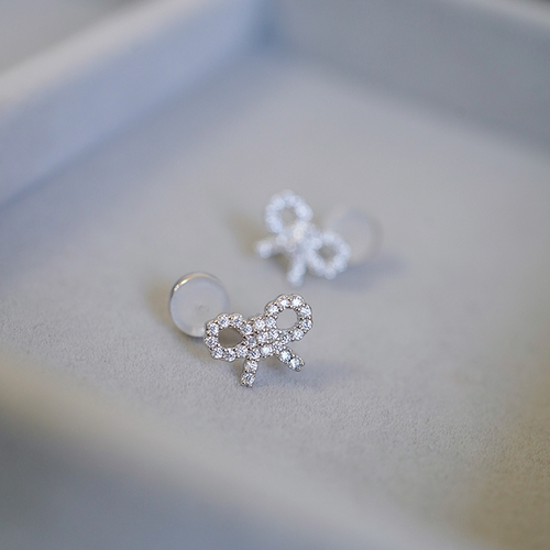 「蒂凡尼」迷你锆石蝴蝶结硅胶耳夹无耳洞女小巧精致百搭耳钉耳饰 - 图2