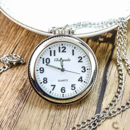 中老年人挂表清晰大数字男女项链夜光怀表中小学生静音考试用表