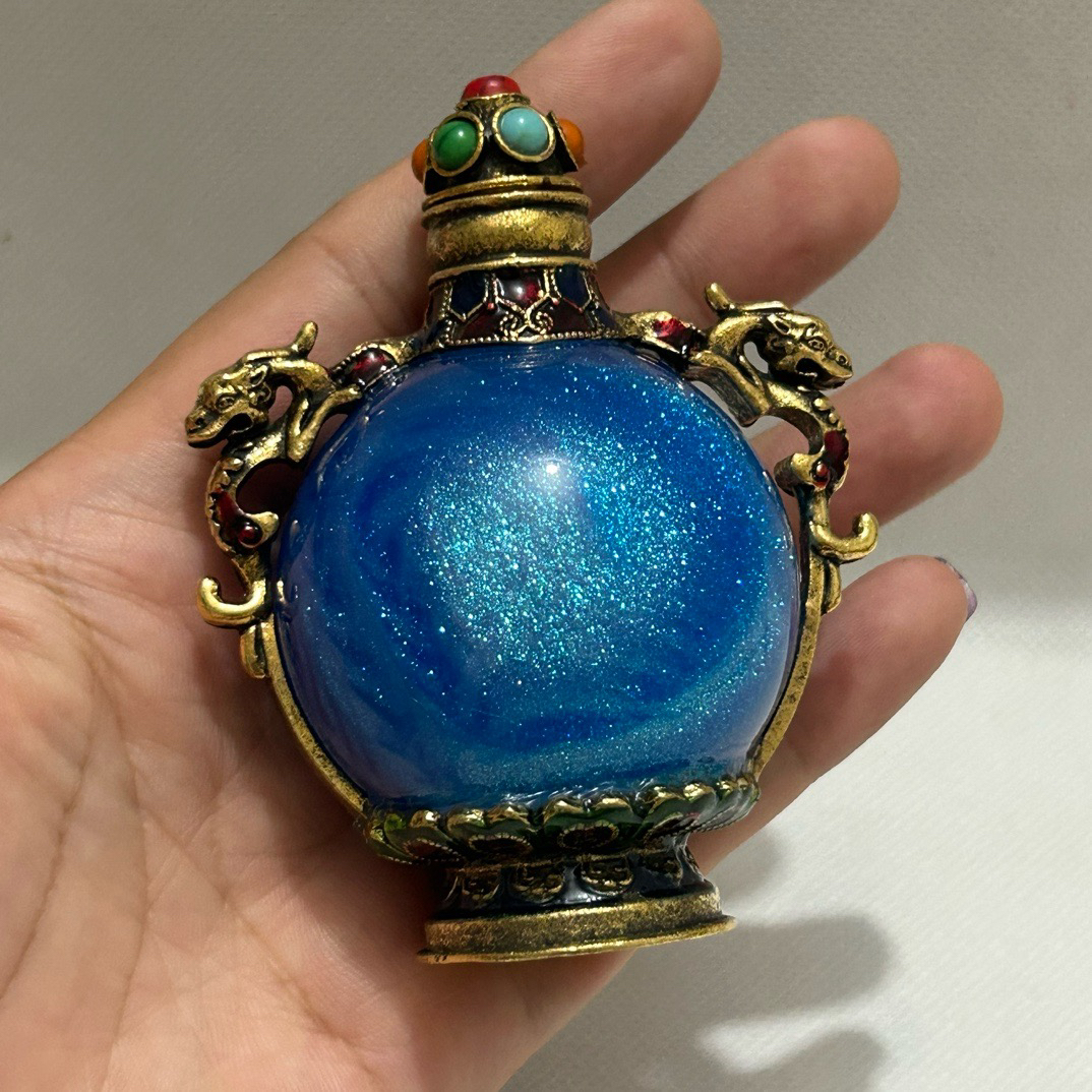 Antique collection, antique copper snuff bottle, Tibetan characteristic handicrafts, home living room decoration, antique ornaments