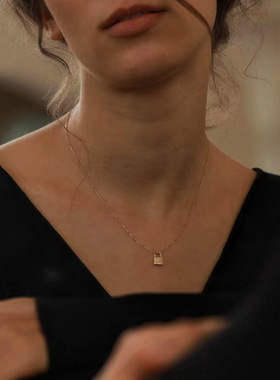 S925纯银镀14K金光面小金锁项链女 经典简约时尚百搭法式设计锁骨