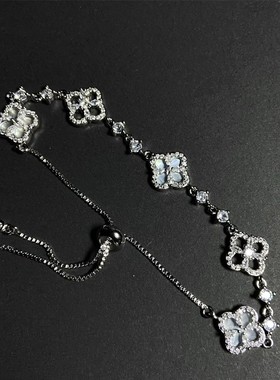 2026年新款高级感四瓣花手链女轻奢超闪ins简约气质闺蜜生日礼物