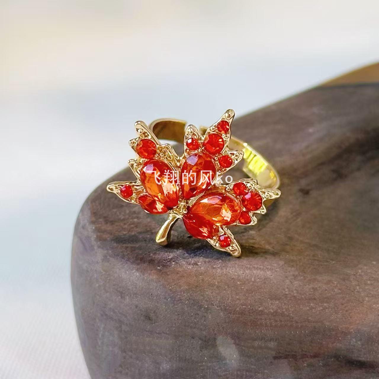 Red leaves attract wealth, autumn recruits talents, red maple high-end exquisite open ring 2026 autumn new jewelry high-end