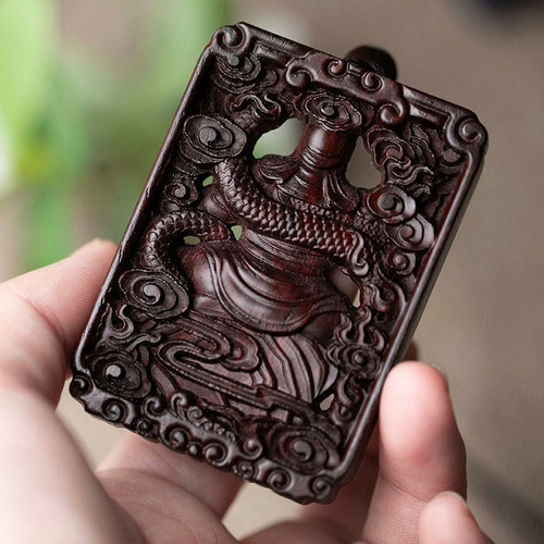 紫檀木雕刻御龙关公毛衣链镂空端坐关爷木牌随身项链吊坠挂件饰品 - 图1