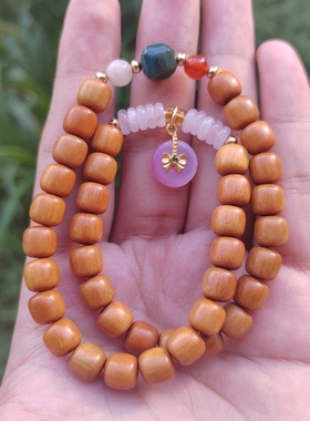 檀香木桶珠双圈手串手持粉嫩少女