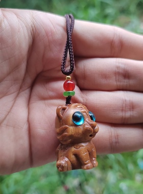 绿檀木小老虎吊坠十二生肖宝宝老