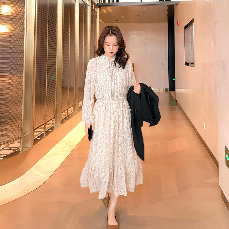 碎花女秋装2020新款中长款收腰显瘦 夏梵尼连衣裙