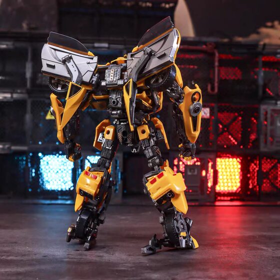 18cm alloy version of deformed toy Wasp Warrior in stock