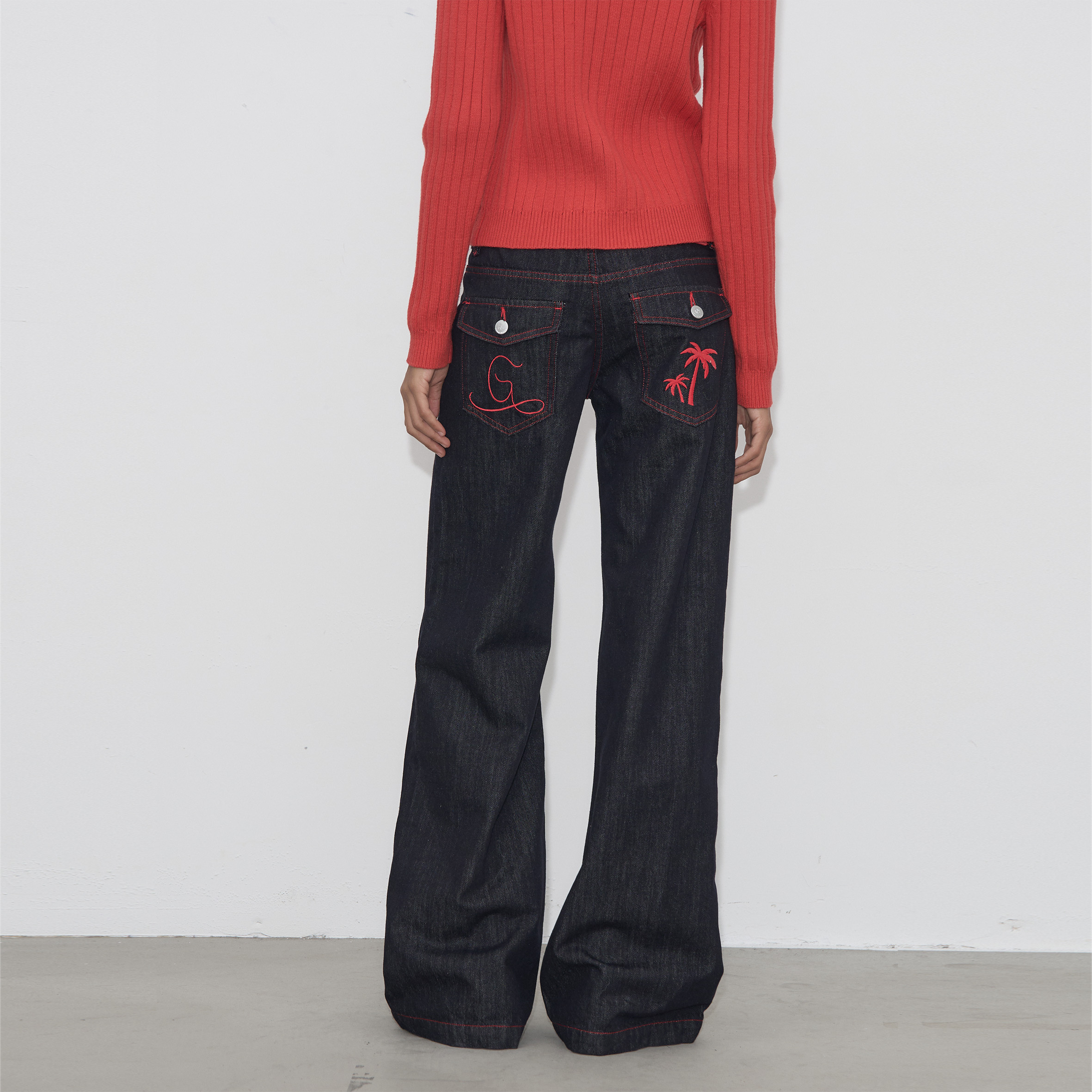 Grown Notold  原牛红线刺绣 宽松直筒牛仔长裤 - 图1