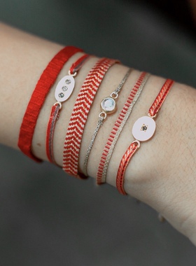 西班牙本命年撞色花纹叠戴手绳