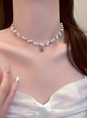 合金材质珍珠人像项链女