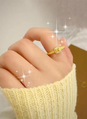 小方糖黄钻戒指项链女小红书爆款锁骨链首饰品防止掉色