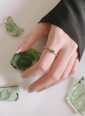 新款日韩镶嵌绿色锆石戒指女简约时尚高级感冷淡风个性精美女指环