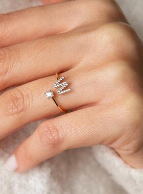 欧美26个满钻英文字母开口戒指锆石CNC镶钻钛钢真空电镀不掉色