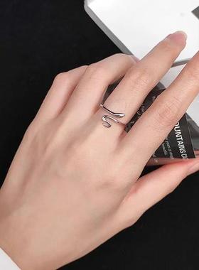 银色灵动小蛇戒指女ins简约小众冷淡风光面食指戒素圈指环可调节